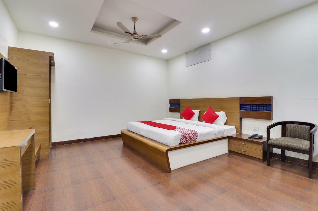 Oyo 43936 Hotel Rajputana Palace Farrukhabad Camera foto