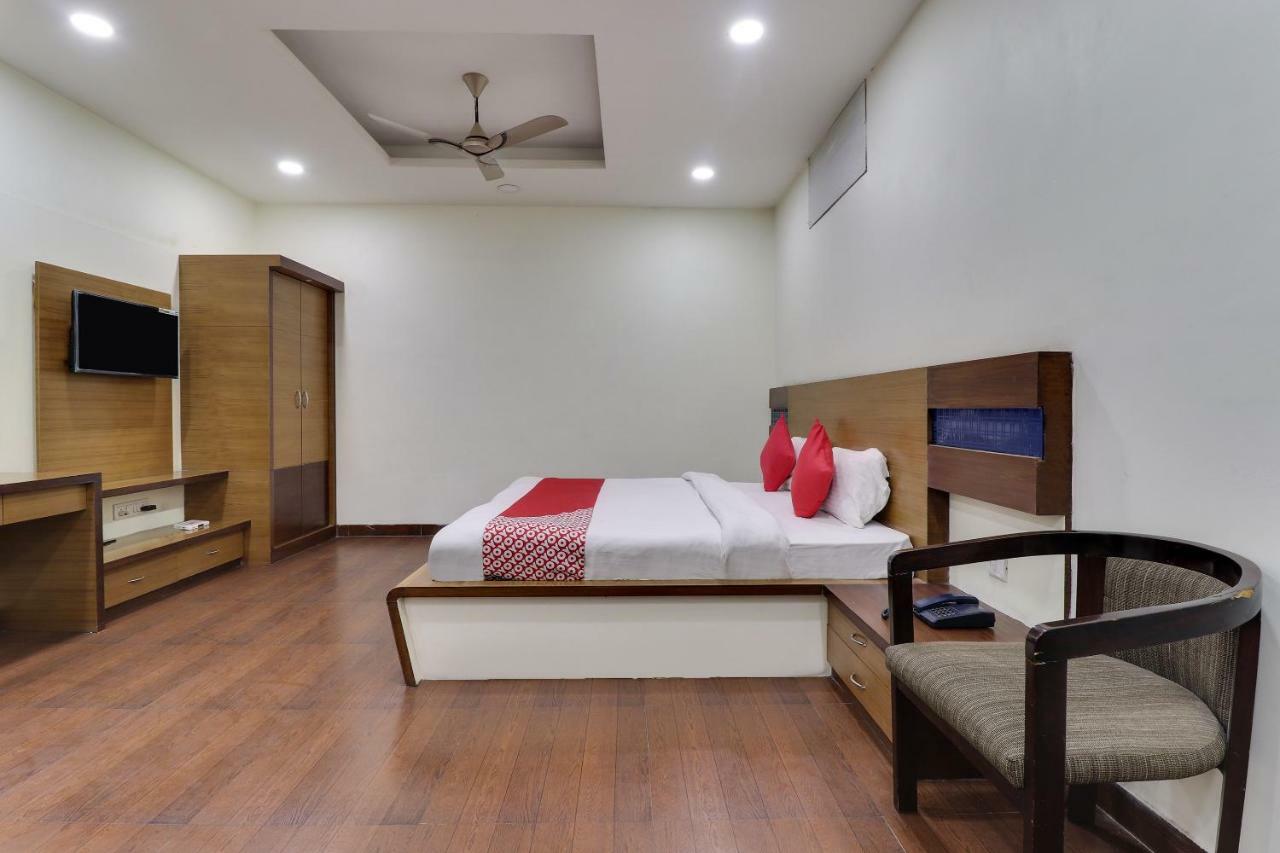 Oyo 43936 Hotel Rajputana Palace Farrukhabad Camera foto